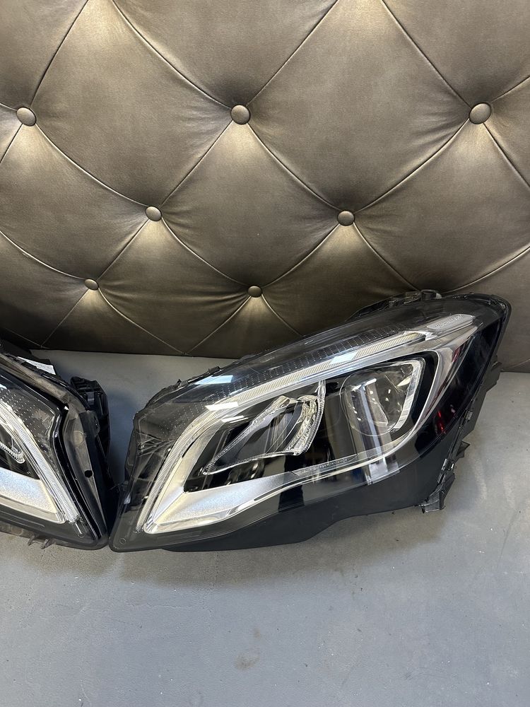 Mercedes GLA 156 Facelift фар фарове ляв и десен фейс