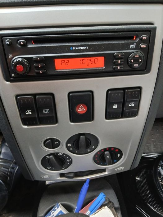 Ford focus 2 sau Dacia Logan