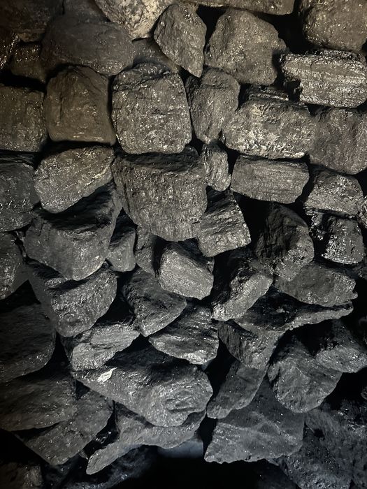 "Качественный уголь всех марок с надежной доставкой прямо к вам!"