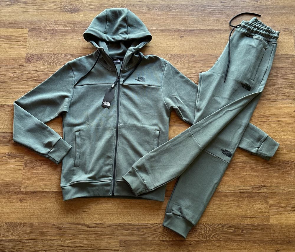 Мъжки,памучен,масленозелен екип The North Face с гумирано лого