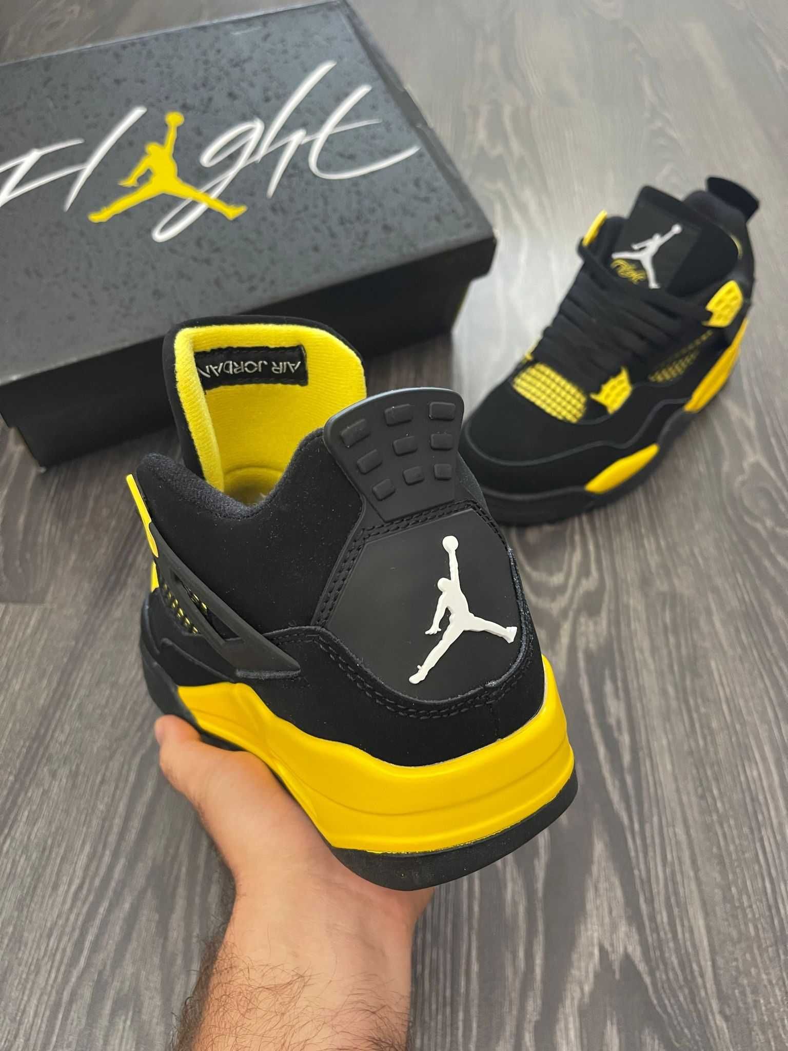 Adidasi Jordan 4 Retro Yellow Thunder | Noi cu cutie