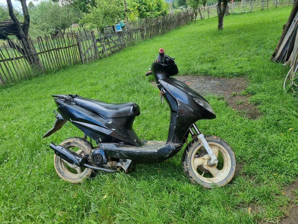 Vând scuter 80cc