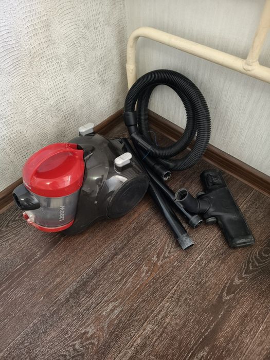 Пылесос Midea 1200
