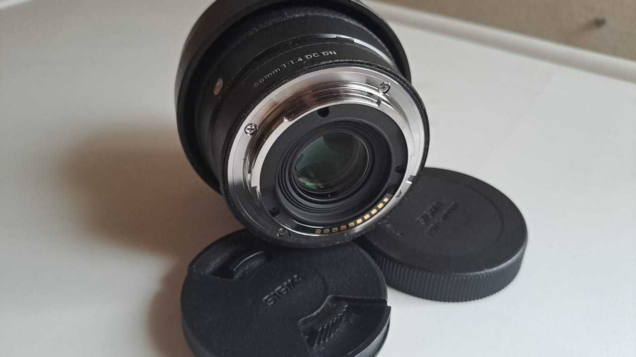 Объектив Sigma 56mm f1.4 для APS-C камеры