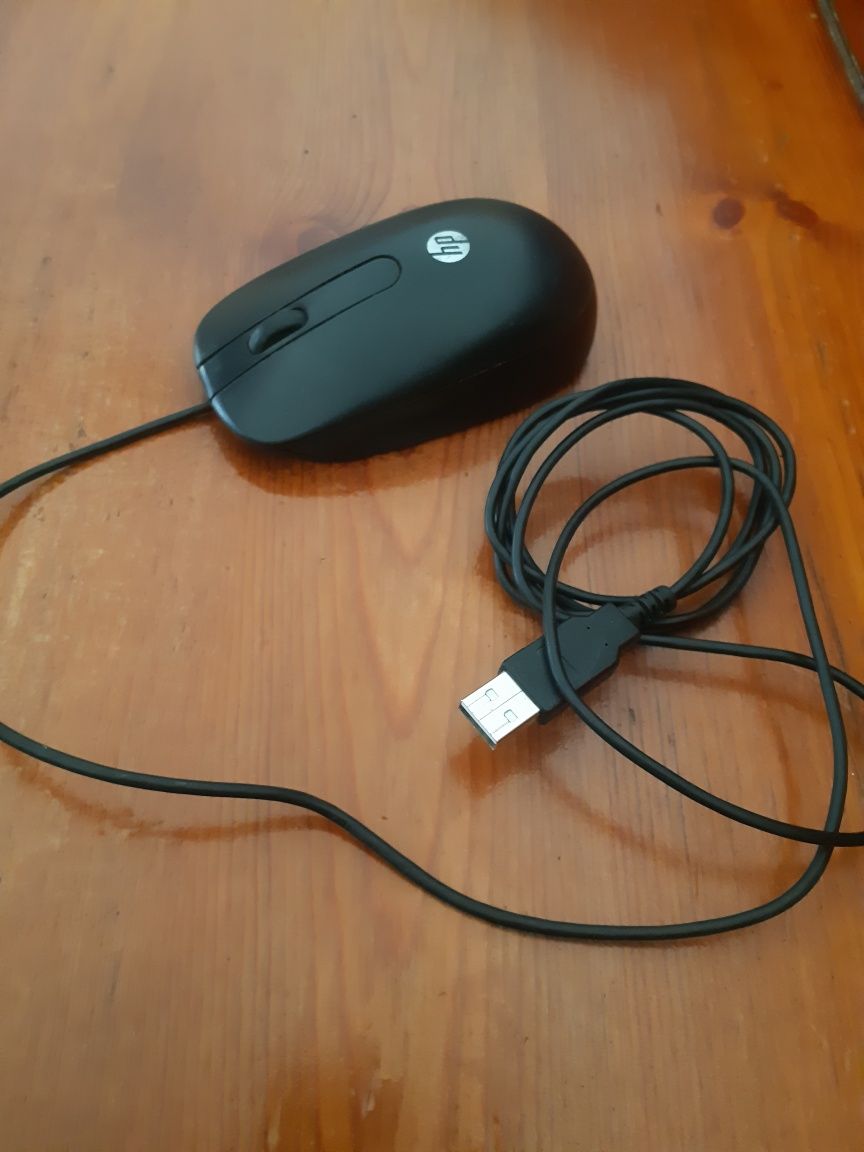 Vand mouse hp cu fir funcționabil in stare perfecta