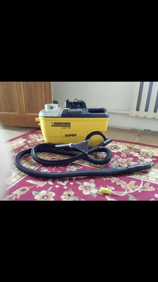 Продам профессиональное моющий пылесос KARCHER PUZZI  100