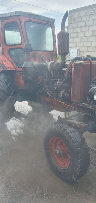 T40 трактор сотилади