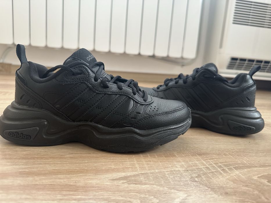 Адидас унисекс маратонки