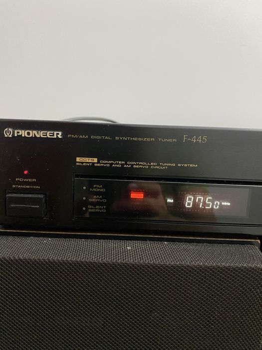 Tuner radio pioneer pentru cunoscatori in stare foarte buna