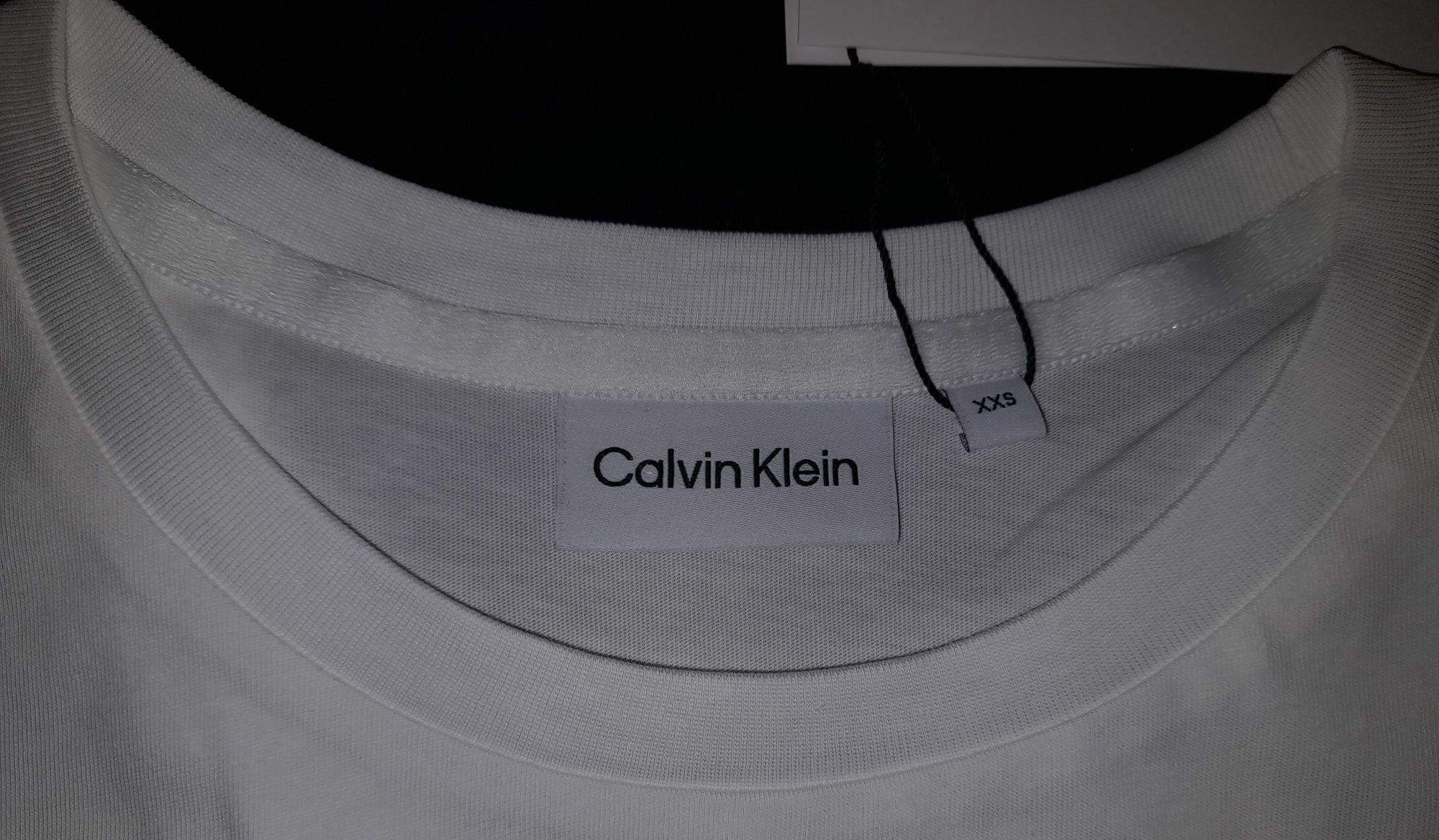 Нова тениска Calvin Klein