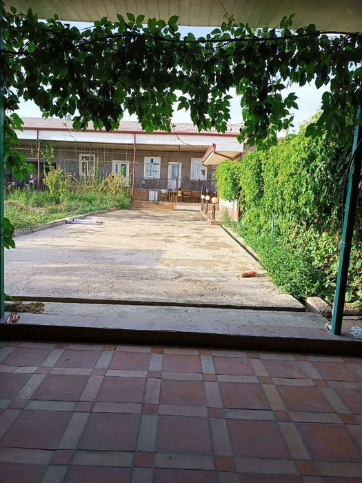 Arzon uy sotiladi 9 sotuk