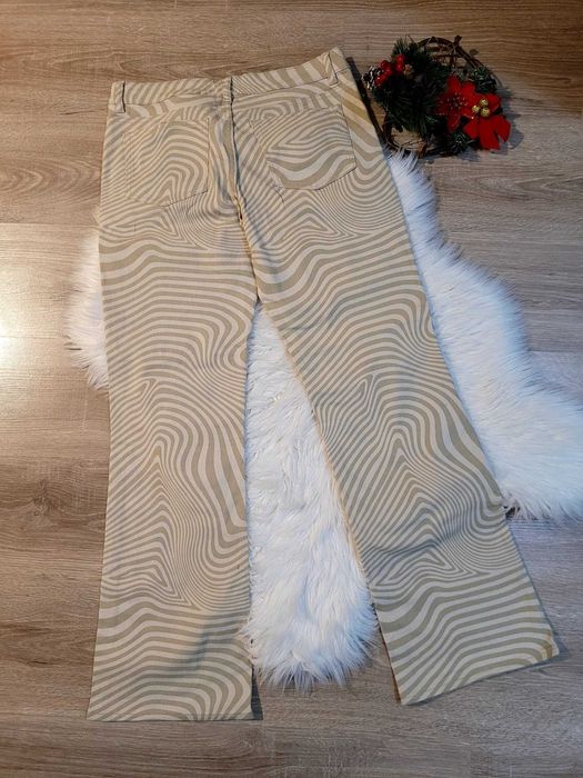 Blugi evazați stil retro