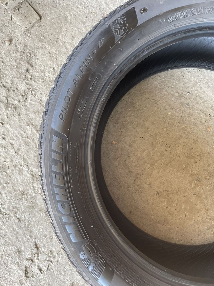 245/50R19 Michelin Pilot Alpin 5 Run Flat