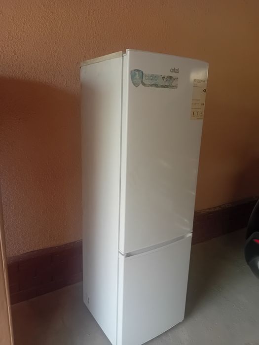 Продаётся холодильник Артел не дорого
