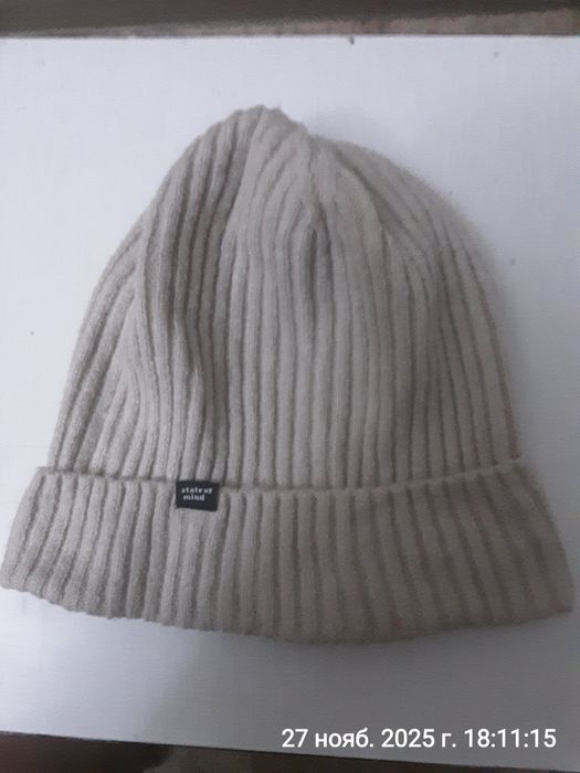 Продам шапку женскую.