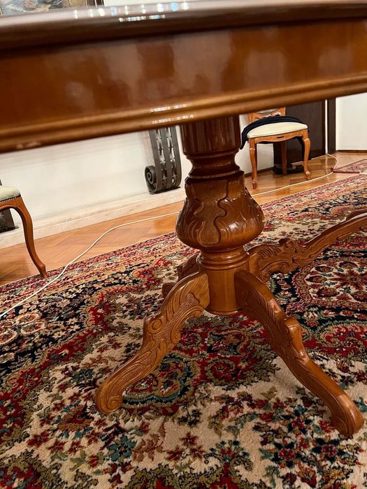 Masa dinning lemn masiv de nuc