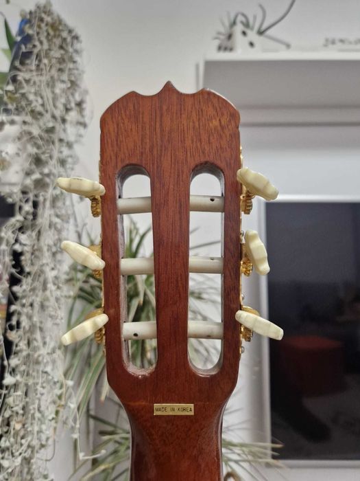 Vand chitara classica Hondo II H320A, necesita corzi