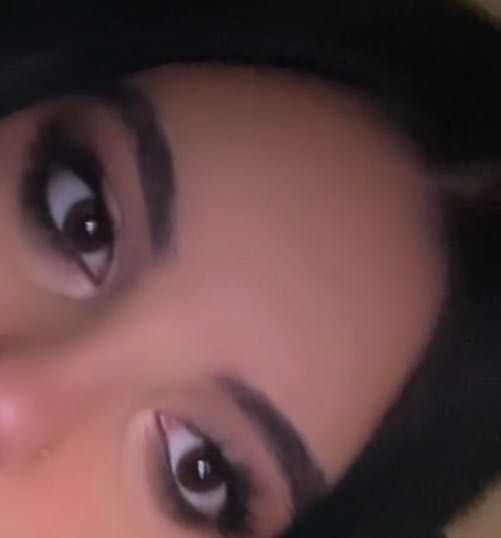 Bună ofer servicii de make-up  la domiciliu