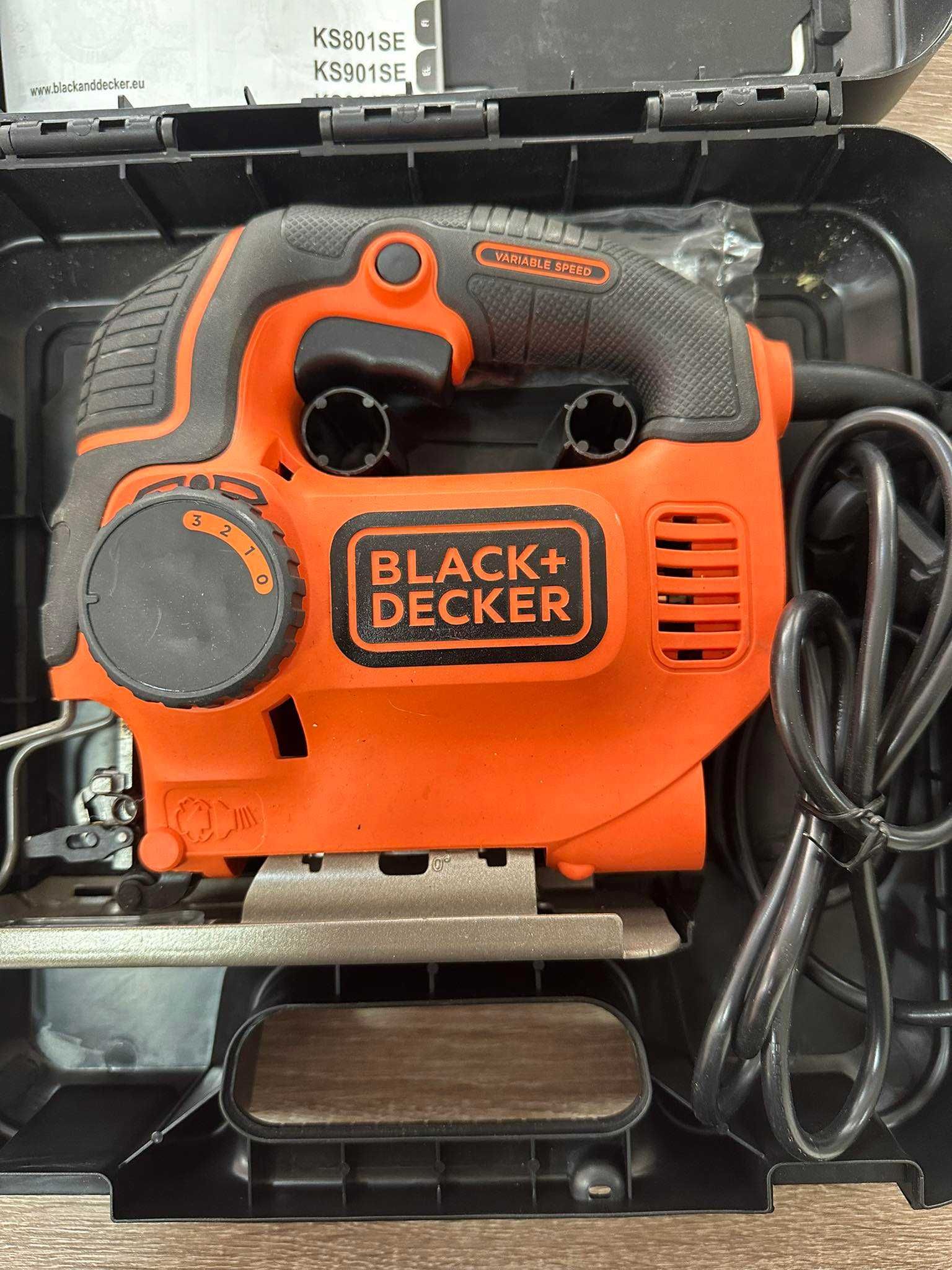 Прободен трион (зеге) 620W с куфар Black & Decker