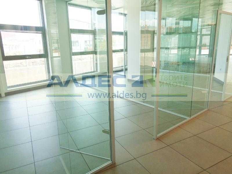 Дава се под наем Магазин в София, Младост 4 - 398 кв.м за 4776 € - Снимка #12