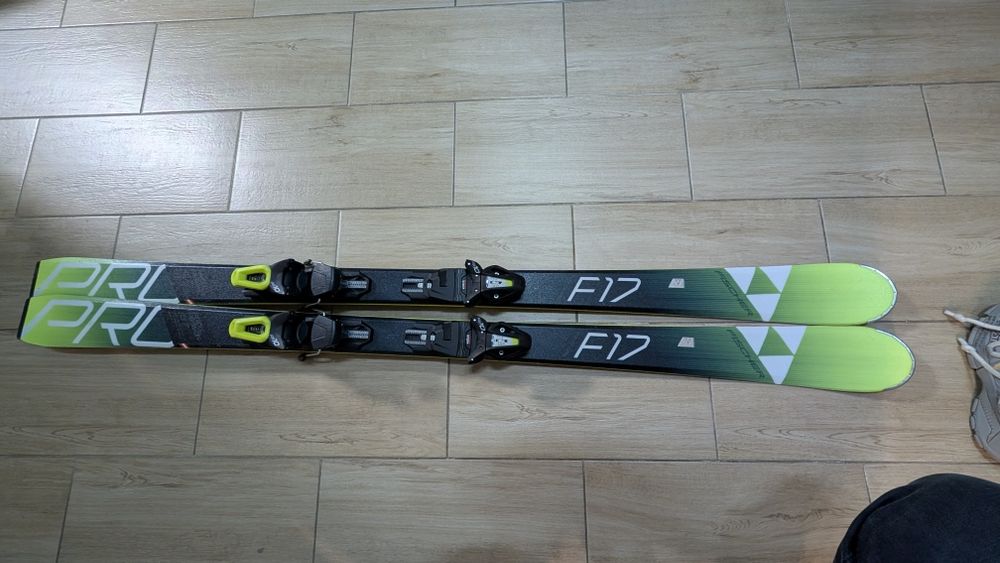 Schiuri Fischer Progressor F17 Pro cu legături RS 10