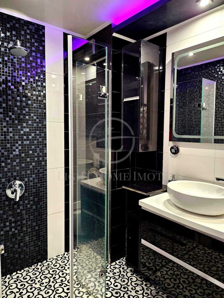 Продава се Тристаен апартамент в Пловдив, Кючук Париж - 100 кв.м за 2250 €/кв.м - Снимка #5