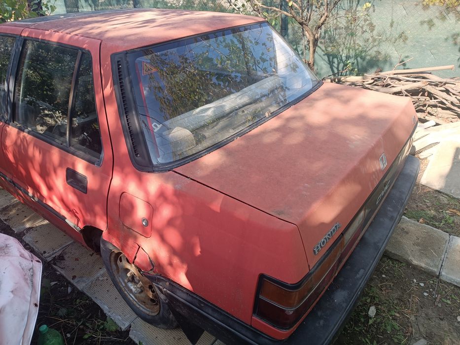 Хонда Сивик бракуван,за части.Продава се цяла.