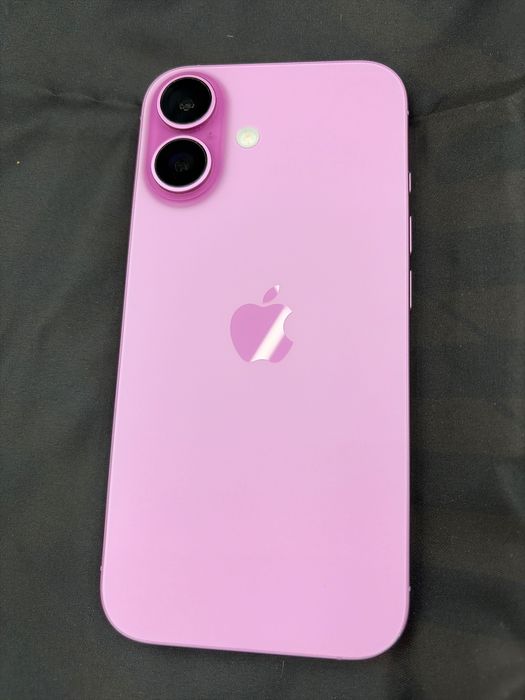 iPhone 16 roz aproape nou