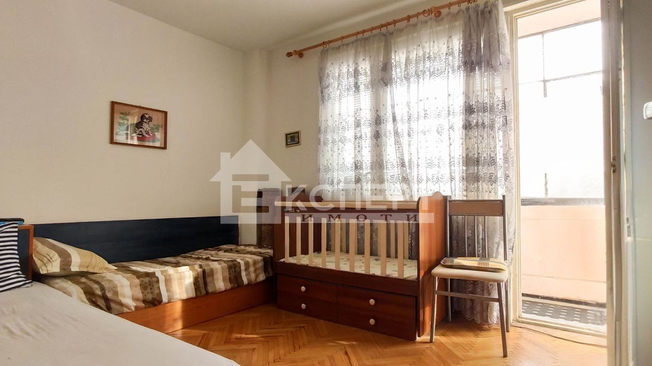 Продава се Тристаен апартамент в Пловдив, Кючук Париж - 82 кв.м за 1891 €/кв.м - Снимка #6