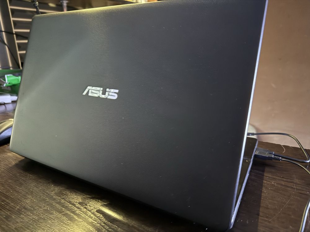 Asus ноутбук Батарея держит