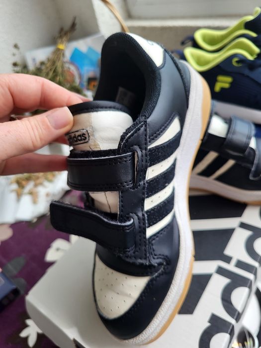 Vând adidasi Adidas mar 32