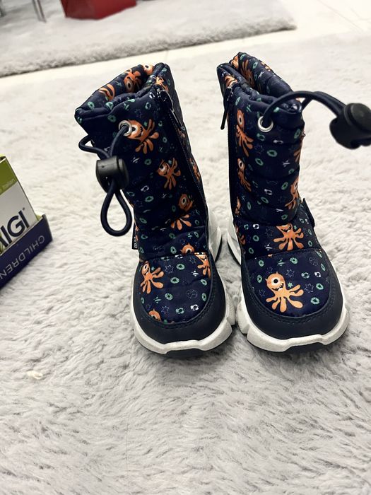 Боти Primigi размер 22 и апрески Мат Стар