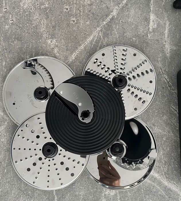 КУХНЕНСКИ РОБОТ PHILIPS HR7778/00 с 13 режима на работа