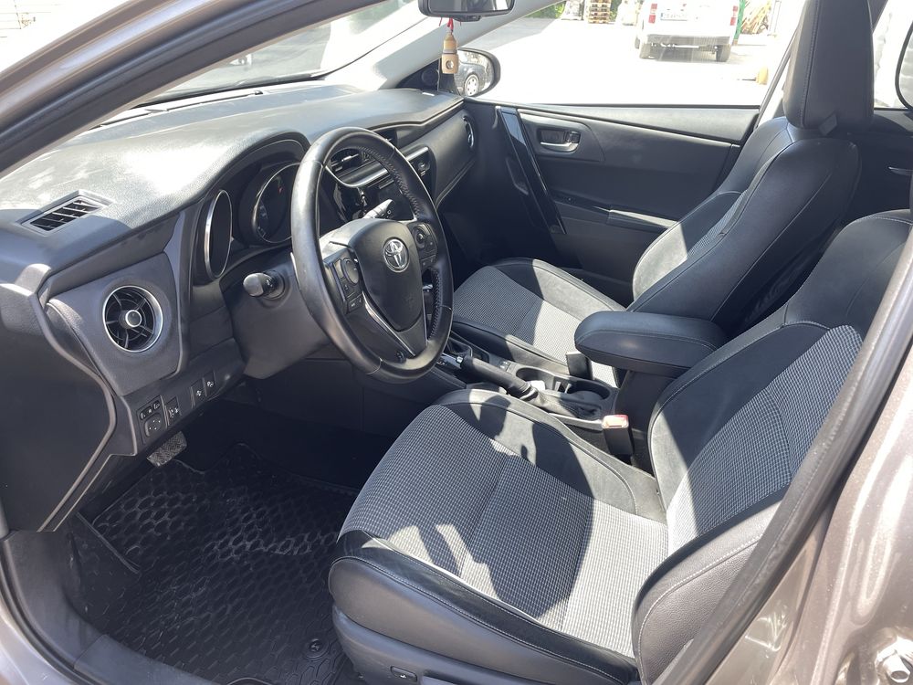 Toyota Auris 1.2T SOL