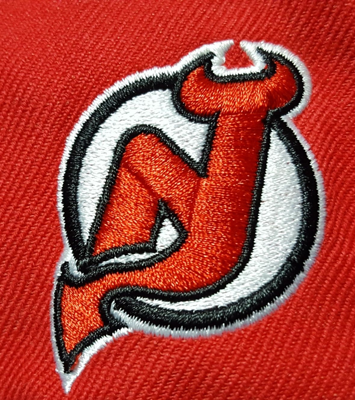 Шапки на Phoenix Suns и New Jersey  Devils