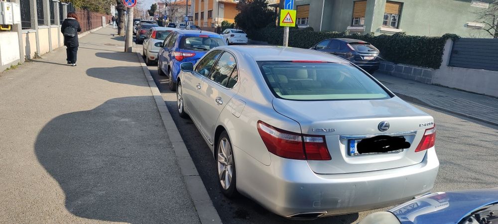 Lexus LS 600H hybrid, 4x4, automat