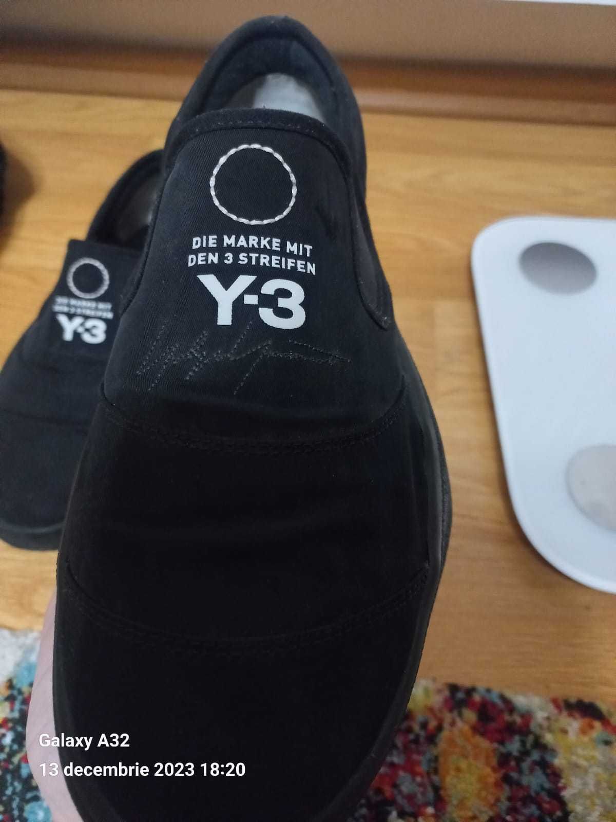 Vand Y-3 Tangutsu