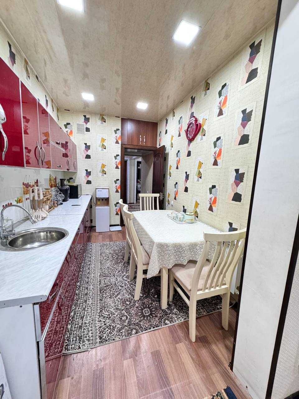 Срочно! Продаётся 3х ком кв Себзор 13 (ор. Хаст Имом мечеть, Анкара К)