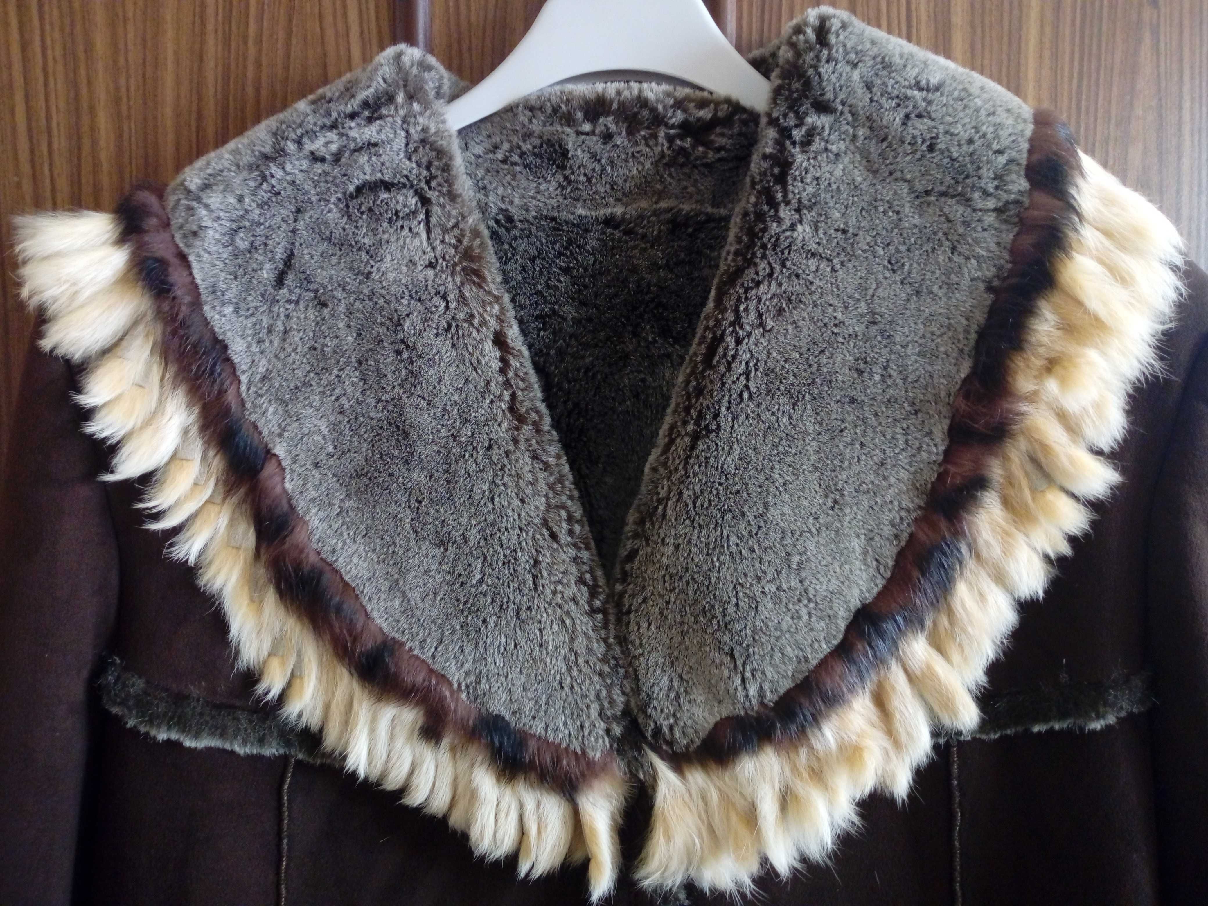 Палто - дамско, с декорация от естествена кожа