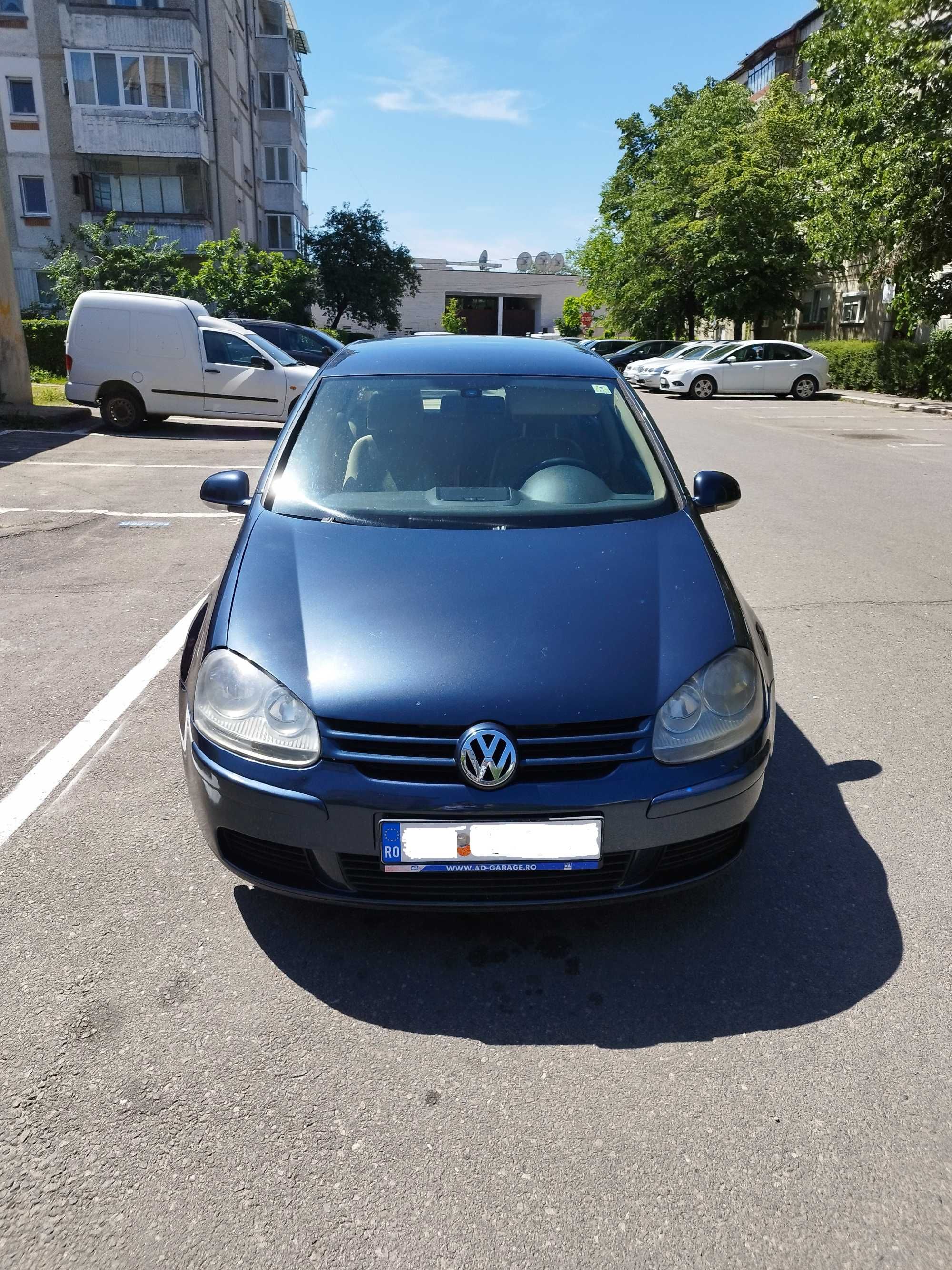 Golf 5, 140 cai BKD, culoare albastru superba, interior crem, an 2005