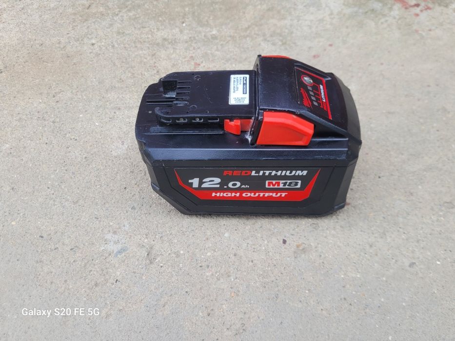 Acumulator 12 ah milwaukee