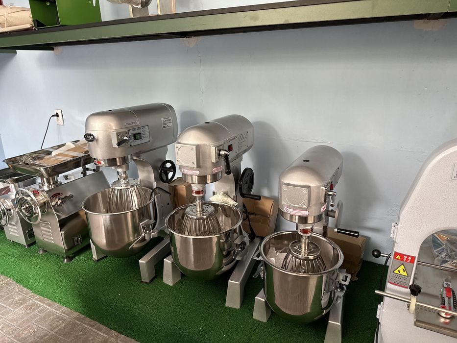 Миксер планетарный для кондитерских изделий на   10-  15- 20 литр