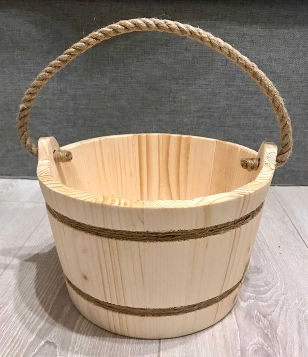 Galeata din lemn pentru fantana rustica