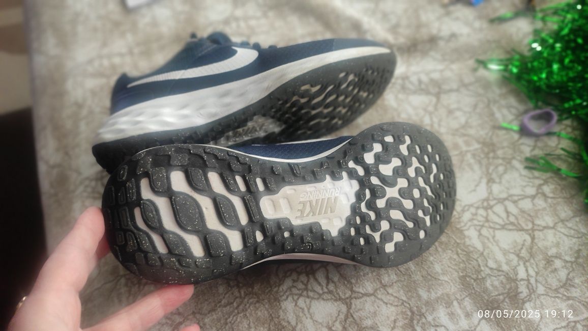 NIKE Обувки Rеvolution 6 NN GS