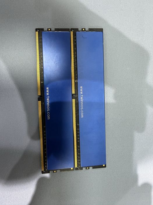 Оперативка DDR4 32GB x 2  3200MHZ