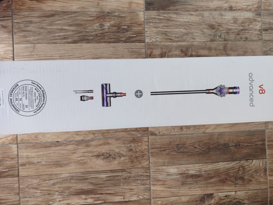 Ново!! Прахосмукачка Dyson v8 advanced
