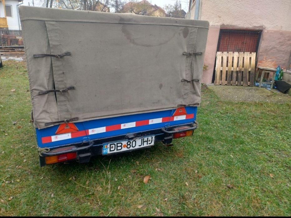 Ofer spre vânzare remorca ruseasca pe foi de arc