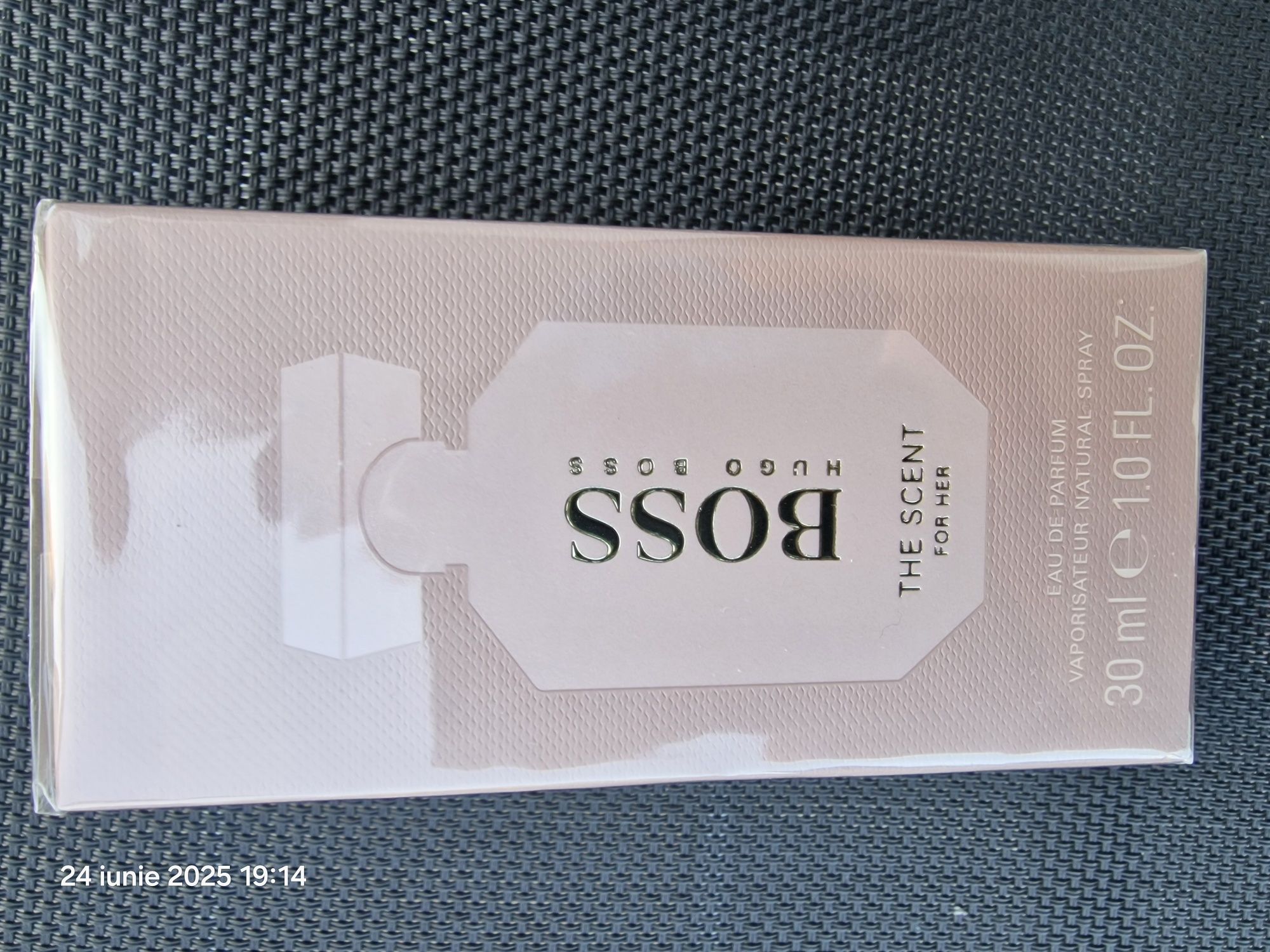 Hugo  Boss   pentru bărb si femei