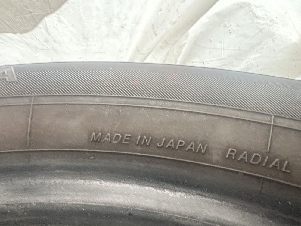 Шины зимние yokohama ice guard 225/60/R18 за 110 тысяч