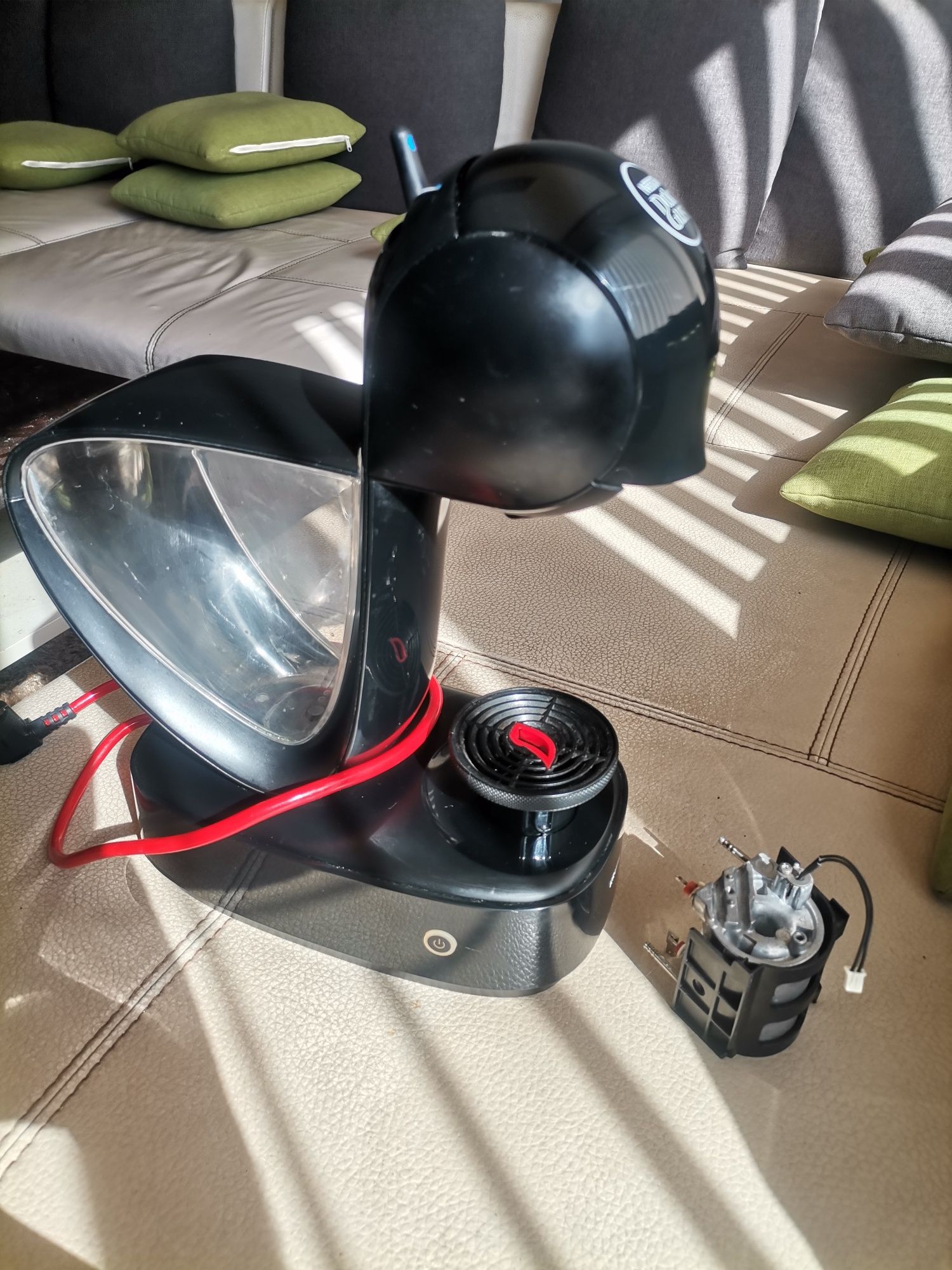 Кафе машина Dolce gusto Infinissima Неработеща!